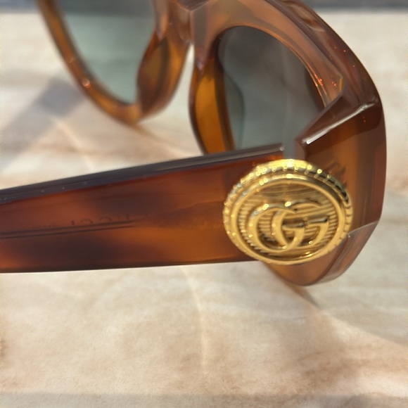 GUCCI GG1408S 004 Butterfly Sunglasses Tortoiseshell - Picture 10 of 12